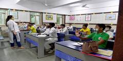 Delhi Schools Reopen: আজ থেকে দিল্লিতে খুলল স্কুল, কোভিড নির্দেশিকা মেনেই চলল ক্লাস