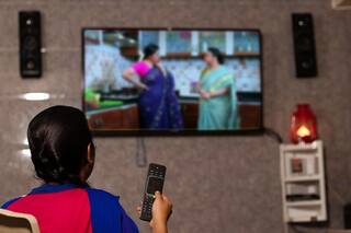 Malayalam TV serial : ’அவார்டே கிடையாது போங்கய்யா!’ - சீரியல்களால் கடுப்பான கேரள அரசு செய்த காரியம்!