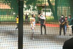 Ranveer Singh का दिखा कलरफुल अंदाज, ट्रैक सूट, हेयरबैंड लगाकर खेलते दिखे बास्केटबॉल, देखें तस्वीरें