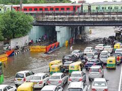Delhi Rain Update: भारी बारिश से जलभराव, ट्रैफिक बुरी तरह प्रभावित, 19 साल बाद सितंबर में हुई सबसे अधिक वर्षा