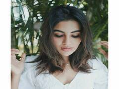 Actress Samyuktha Menon pics | எதை விரும்பினேன், அதை அடைகிறேன் உன்னிடத்தில் என்ன கேட்கிறேன் - சம்யுக்தா மேனன் போட்டோஷூட்