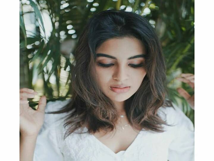 என்ன என்ன என்ன ஆகிறேன் மெல்ல மெல்ல மெல்ல விண்ணில் போகிறேன்