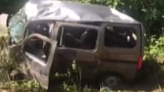 વલસાડઃ ઈકો કાર પલટાઈ,ગાડીમાં સવાર ચાર લોકોનો થયો આબાદ બચાવ