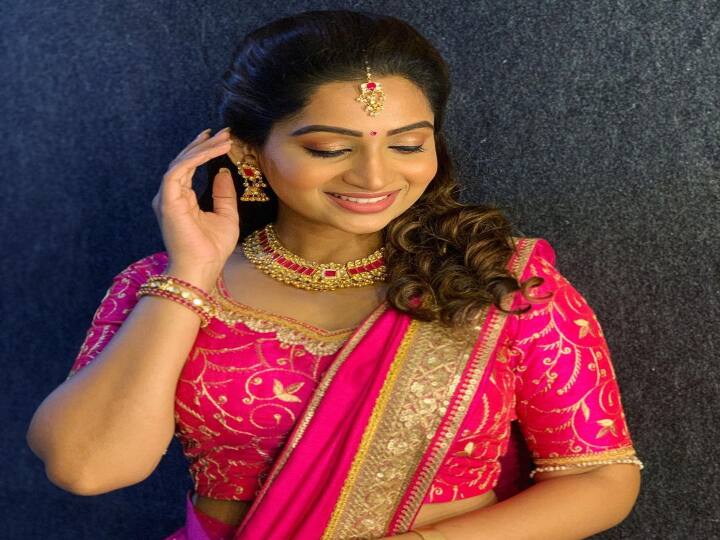 செதராம சிறு மொழிப் பேசி சிரிப்பாலே நறுக்குன்னு ஊசி
