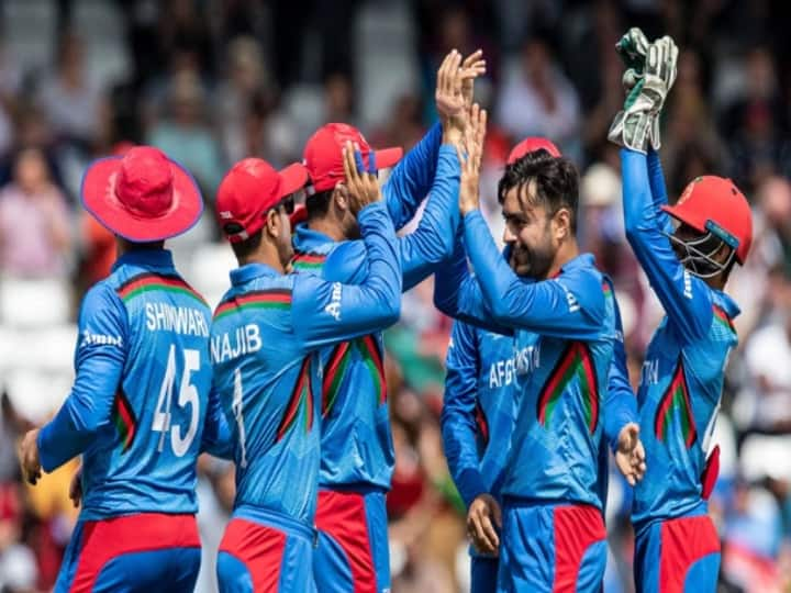 T20 World Cup 2021: Mujeeb, Rashid star as Afghanistan crush Scotland by 130 runs T20 World Cup 2021: अफगाणिस्तानची विजयी सुरुवात; मुजीब, राशिदच्या गोलंदाजीसमोर स्कॉटलँडचे फलंदाज ढेर