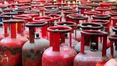 LPG Price Hike: আরও তীব্র হল জ্বালানির জালা! ৯০০ পার করল রান্নার গ্যাসের সিলিন্ডারের দাম | Bangla News