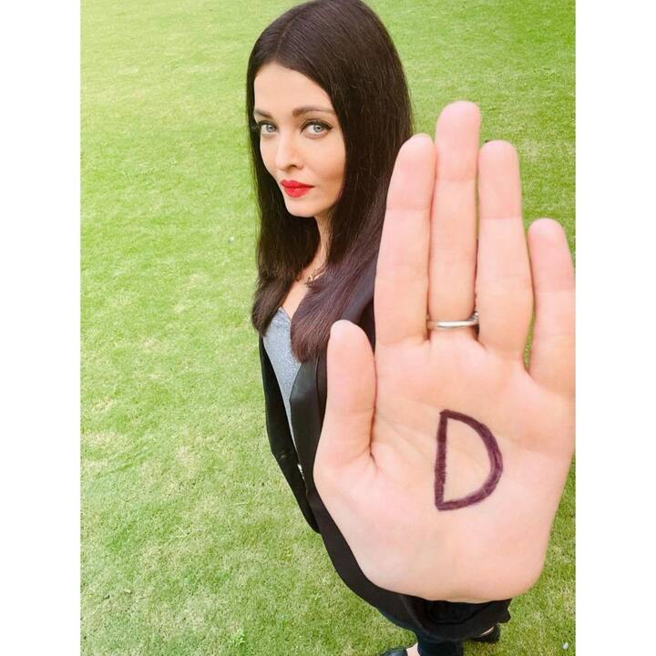 बॉलीवुड एक्ट्रेस ऐश्वर्या राय बच्चन ने स्पॉट ब्वॉय से बात करते हुए कहा कि, 