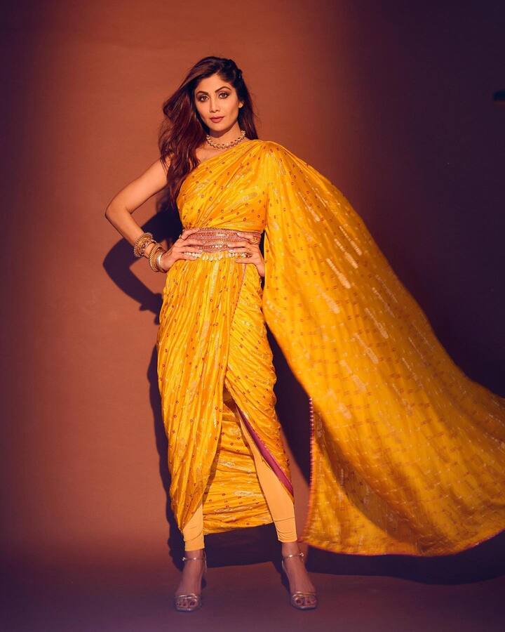 योगा क्वीन कही जाने वाली अभिनेत्री शिल्पा शेट्टी ने 'मामा अर्थ' कंपनी में इनवेस्ट किया है. इसके प्रोडक्ट भी काफी पॉपुलर हो रहे हैं.