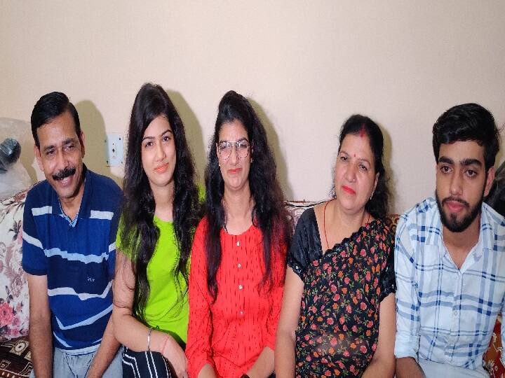 KBC में हिमानी बुंदेला ने जीते एक करोड़ रुपए, हादसे में गंवा चुकी हैं आंखों की रोशनी