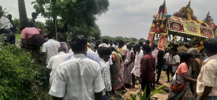 சடலத்தை எடுத்து செல்வதில் இருதரப்பினரிடையே மோதல் - மயான பாதை ஆக்கிரமிக்கப்பட்டதாக புகார்...!