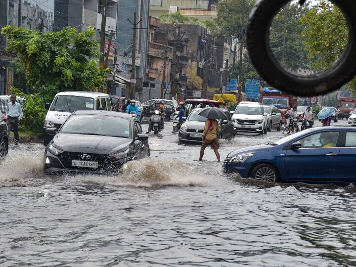 Delhi Waterlogging BJP and Congress targets Arvind Kejriwal Governmrnt Delhi Waterlogging: दिल्ली में जलभराव को लेकर बीजेपी और कांग्रेस का केजरीवाल सरकार पर निशाना, जानें क्या कहा?