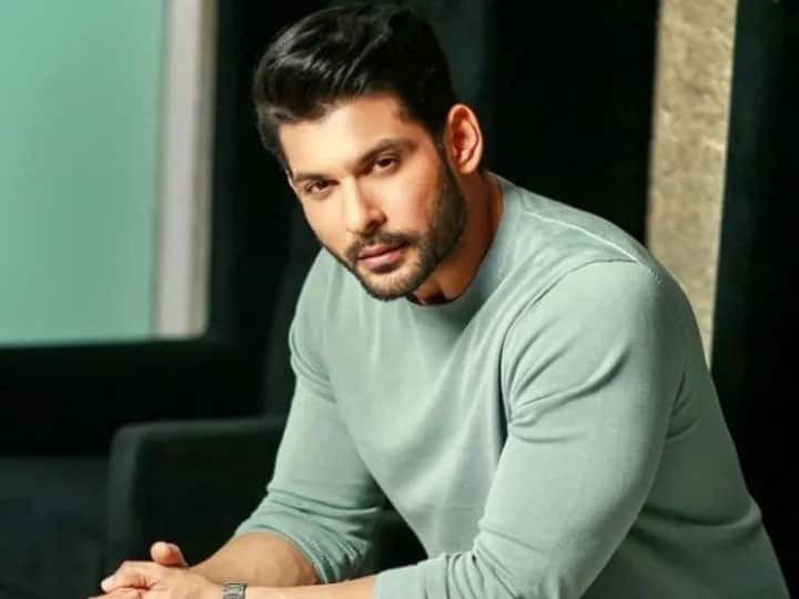 Sidharth Shukla Death: कल 11 बजे परिवार को सौंपा जाएगा सिद्धार्थ शुक्ला का पार्थिव शरीर, पोस्टमार्टम रिपोर्ट का इंतजार