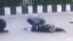 સુરતના અઠવા ગેટ વિસ્તારમાં અકસ્માત, રાહદારીને નડ્યો અકસ્માત