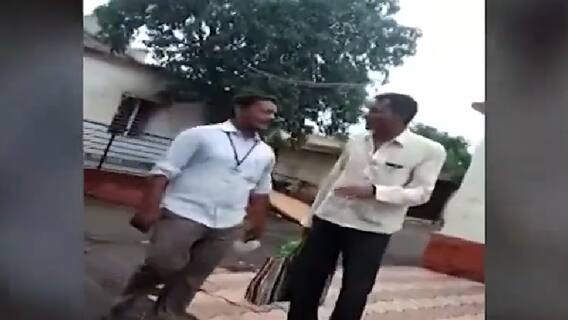 Buldhana : लाच मागतानाचा पंचायत समिती अधिकाऱ्याचा व्हिडीओ, अधिकाऱ्यावर कोणतीही कारवाई नाही