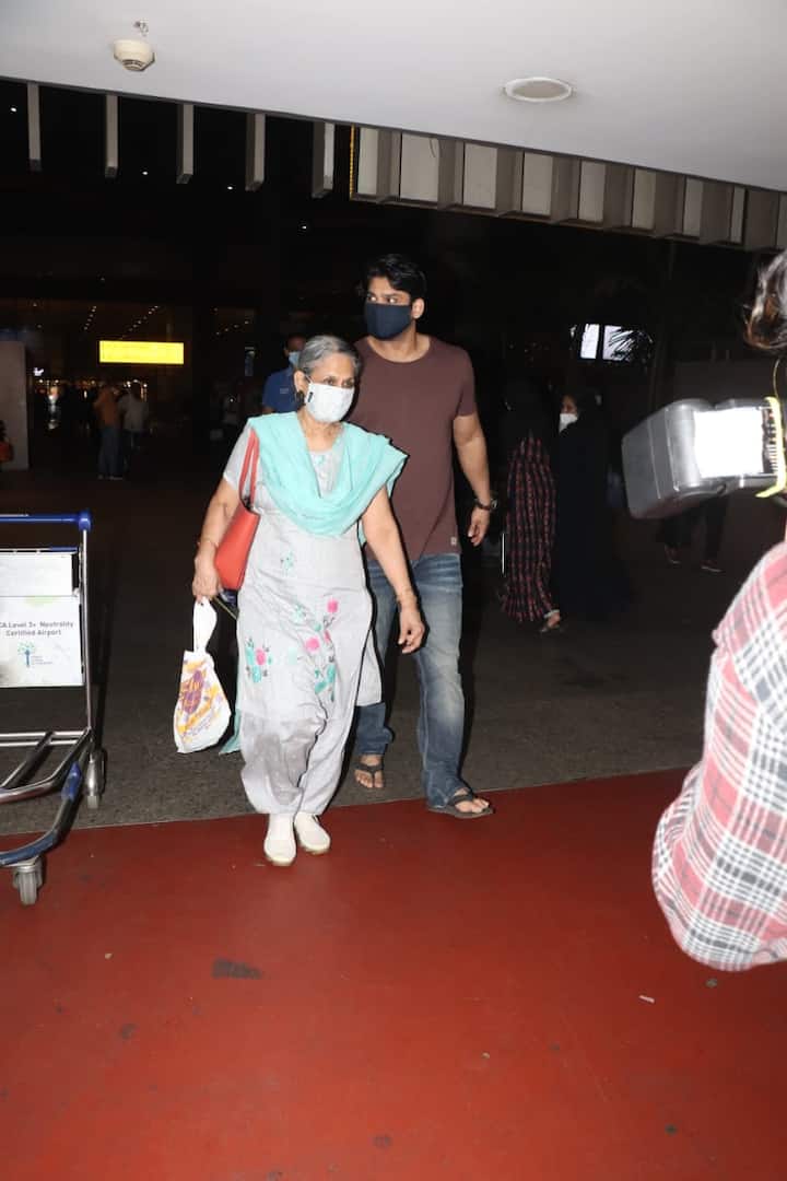 Widely known for his fitness, it is learnt that Shukla passed away after a massive heart attack in the morning. A senior Cooper Hospital official reportedly said,