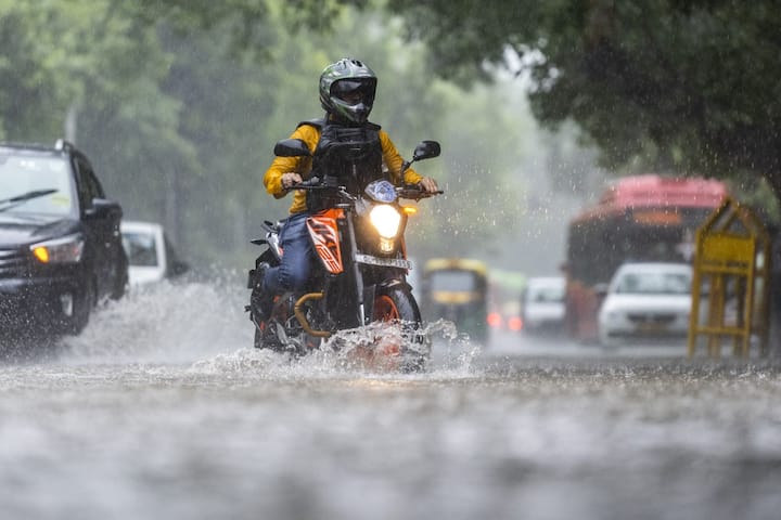 Delhi Records Highest Single Day Rainfall In 19 Years, Heavy Downpour To Continue For Next 2 Hours: IMD Delhi Records Highest Single Day Rainfall In 19 Years, Heavy Downpour To Continue For Next 2 Hours: IMD