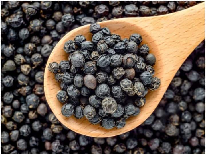 Health Care Tips Black pepper makes immunity strong, And Benefits of Eating Kali Mirch Health Care Tips: इम्यूनिटी को स्ट्रांग बनाती है काली मिर्च, जानें इसके चमत्कारी फायदे