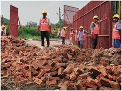 Ayodhya News: राम मंदिर निर्माण से जुड़े कार्य में तेजी, रॉ मेटेरियल ला रहे वाहनों के लिए बनाया जा रहा अलग मार्ग
