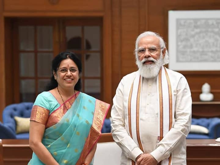 Medha Kulkarni, who was rejected from Kothrud, met Prime Minister Modi! कोथरुडमधून उमेदवारी नाकारलेल्या मेधा कुलकर्णी पंतप्रधान मोदींना भेटल्या!