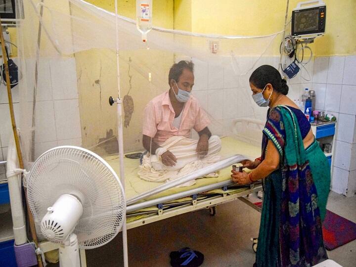 कोरोना के बाद यूपी में वायरल बुखार का कहर, फिरोजाबाद में मरने वालों की संख्या 50 पहुंची