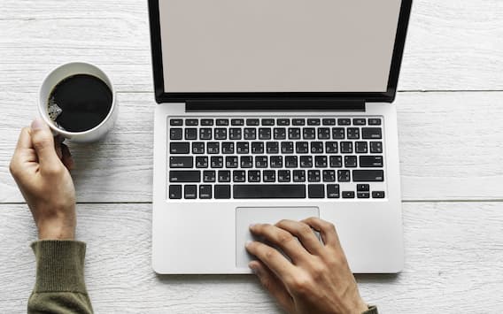 Tech Tips: ల్యాప్టాప్ హ్యాంగ్ అవుతుందా? ఈ టిప్స్ పాటించి చూడండి.. Tech Tips: ల్యాప్టాప్ హ్యాంగ్ అవుతుందా? ఈ టిప్స్ పాటించి చూడండి..