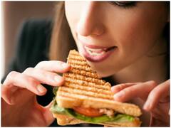 क्या आपकी डाइट आपको उदास कर रही है? जानिए डिप्रेशन के लिए सबसे अच्छे फूड्स