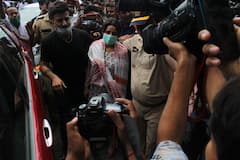 IN PICS: Devastated Shehnaaz Gill Cries Inconsolably At Sidharth Shukla's Funeral