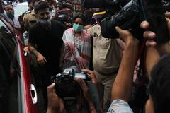 Sidharth Shukla Death: बदहवास हालत में अंतिम संस्कार में पहुंचीं Shehnaaz Gill