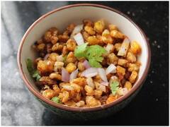 Kitchen Hack: स्नैक्स में बनाना हो कुछ खास, तो चाय के साथ बनाएं Crispy Sweet Corn