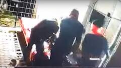 Jaunpur में देसी शराब की दुकान पर लूट, वारदात CCTV में कैद | Hindi News