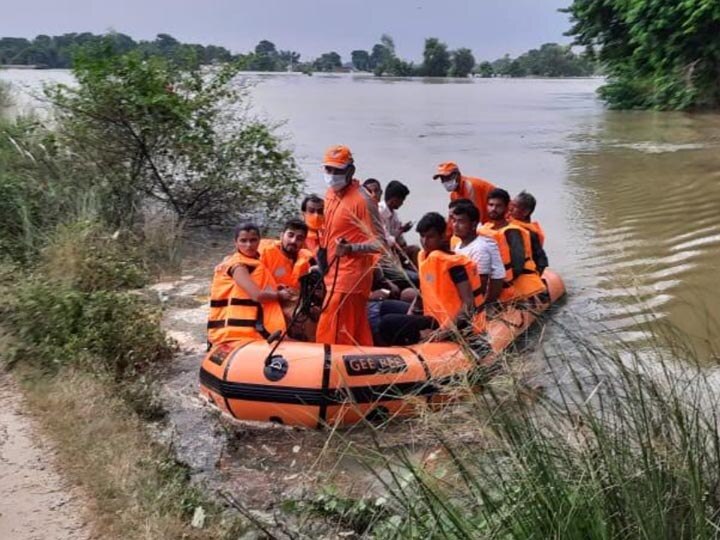 Gorakhpur: भरवलिया-बसावनपुर रिंग बांध टूटने से तबाही, सैकड़ों गांव प्रभावित, लाखों लोगों पर असर