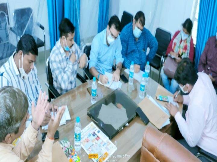 Centers Health team reached Firozabad to find the reason of Viral fever ann Firozabad News: भारत सरकार के स्वास्थ्य मंत्रालय की टीम फिरोजाबाद पहुंची, बच्चों की हो रही मौतें बनीं चिंता की सबब