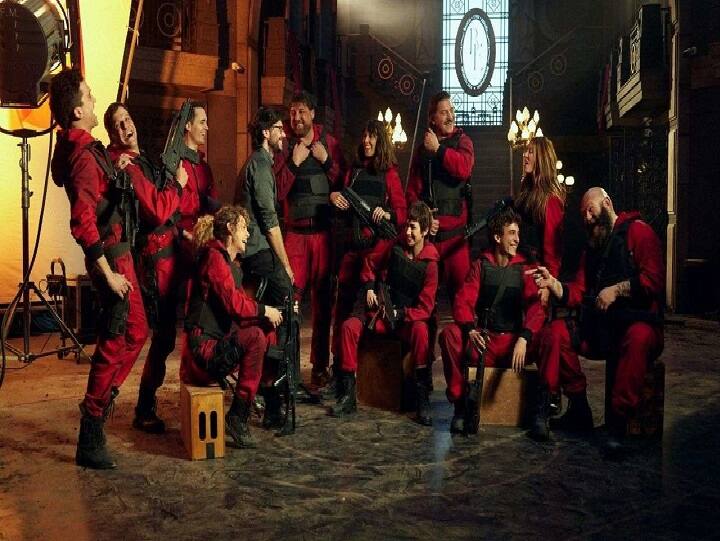 'Money Heist 5': Release date, cast, plot, recap, everything you need to know about the Spanish crime thriller எல்லா இடத்துலயும் மணிஹெய்ஸ்ட்.. அப்படி என்னதான் இருக்கு? இதப்படிங்க!