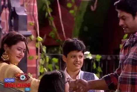 ਰਸ਼ਿਮ ਦੇਸਾਈ ਨੇ ਸਿਧਾਰਥ ਨਾਲ ਕਈ ਪੁਰਾਣੀਆਂ ਤਸਵੀਰਾਂ ਸ਼ੇਅਰ ਕੀਤੀਆਂ।