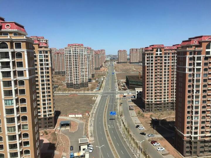 China s Ghost Cities Are Finally Stirring to Life After Years of Empty Streets Ghost Cities : चीनमधील ' भुताची शहरं' पुन्हा गजबजणार? उद्योग आणि नागरिक परतीच्या वाटेवर