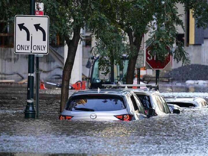 New York City Mayor Bill de Blasio declares state of emergency after record-breaking rain जानिए- सबसे ताकतवर देश अमेरिका के किस शहर में लगातार मूसलाधार बारिश के बाद इमरजेंसी लगाई गई