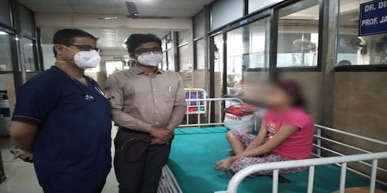 Kolkata Hospital walked extra mile for treatment of relative less teenager suffering severe disease মা ভিনরাজ্যের জেলে, আর্থিক সংকটে দায়ভার ঝাড়তে চান আত্মীয়, জটিল রোগাক্রান্ত নাবালিকার চিকিৎসা চালাচ্ছে হাসপাতালই