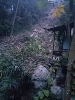 Kalimpong Landslide: কালিম্পঙে ধসে মাটির বাড়ি চাপা পড়ে মৃত্যু বৃদ্ধের