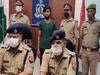 Moradabad: लूट की वारदात के चार घंटे के अंदर ही लुटेरा गिरफ्तार, रिवॉल्वर और 8 लाख रुपये बरामद