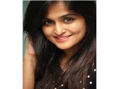 Actress Ramya Nambeesan pics | என் வீட்டு தோட்டத்தில் பூவெல்லாம் கேட்டுப்பார் - ரம்யா நம்பீசன் போட்டோஷூட்