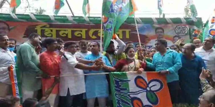 North 24 Paraganas Bangaon around 2000 BJP leaders and supporters joins TMC North 24 Paraganas: বনগাঁয় বিজেপিতে ভাঙন অব্যাহত, তৃণমূলে যোগ দিলেন দু-হাজারের বেশি নেতা-সমর্থক