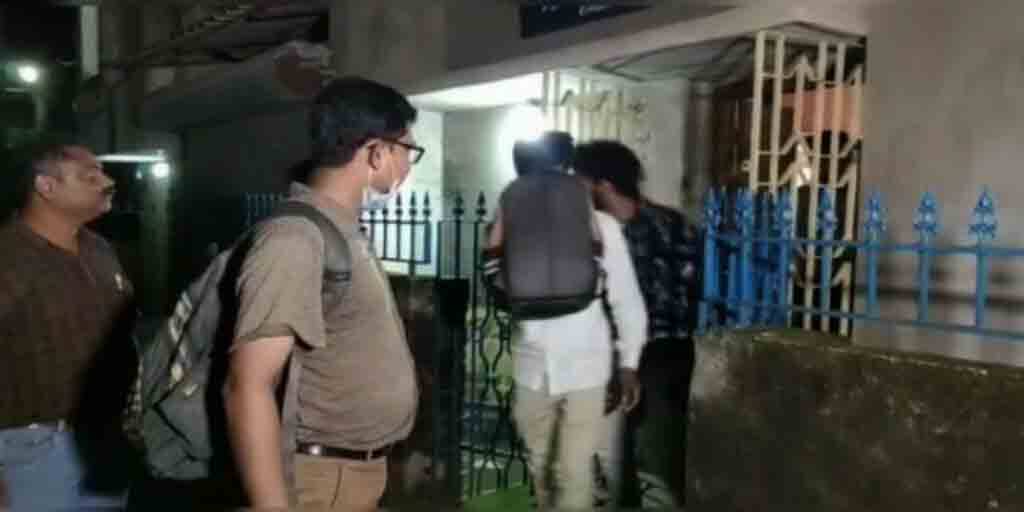 North 24 Parganas Fake Drug licence racket busted Barasat 4 arrested North 24 Parganas: ভুয়ো নথি দিয়ে ওষুধের দোকানের লাইসেন্স করিয়ে দেওয়া চক্রের পর্দাফাঁস, বারাসাতে গ্রেফতার ৪