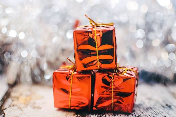 Gift items list for near and dear ones, know list of economical gifts अपनों को देना चाहते हैं गिफ्ट तो यहां जानें सस्ते, सुंदर और टिकाऊ आईटम्स के बारे में