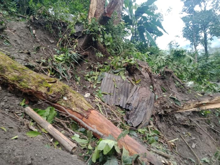 গতমাসে সেবকের কাছে পাহাড় থেকে গড়িয়ে পড়া বোল্ডারের ধাক্কায় মৃত্যু হয় গোর্খা রেজিমেন্টের জওয়ান রিনচেন তামাংয়ের।
