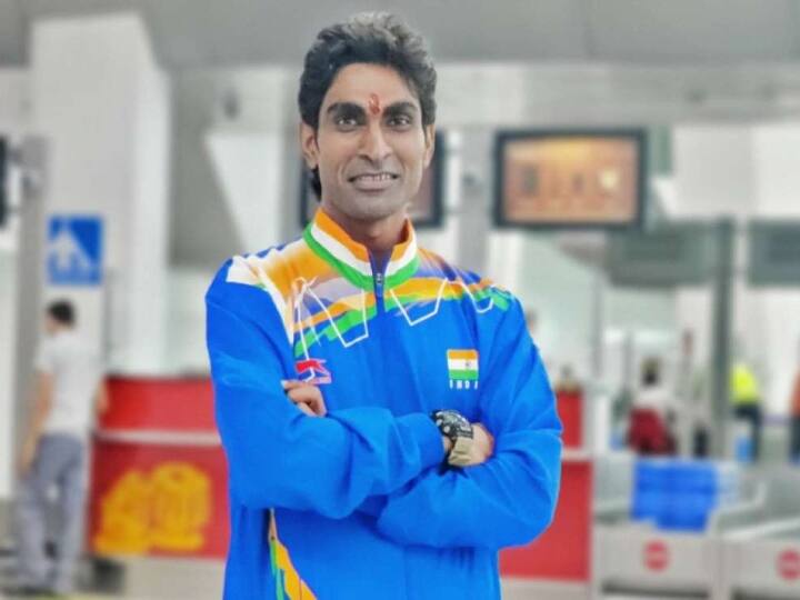 Tokyo paralympics:India Para Badminton player and World champion Pramod bhagat wins Gold medal in SL3 Event ‛போலியோ டூ டோக்கியோ’ உலகம் வியக்கும் இந்தியன்: உலக சாம்பியன் பிரமோத் பக்தின் கதை !