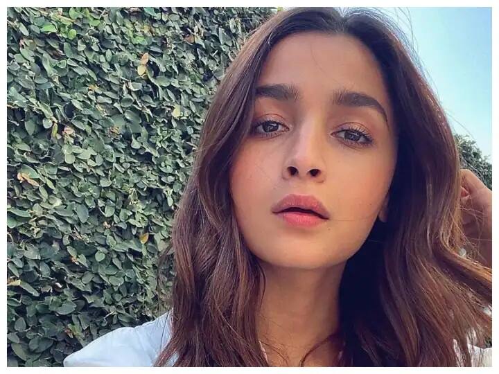 Alia Bhatt shared the BTS video of the film Darlings rap, said- See you in the film Alia Bhatt ने फिल्म Darlings की BTS वीडियो की शेयर, कहा- 'फिल्म में मिलते हैं'