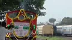 નવસારીથી ડાંગ સુધી નેરોગેજ ટ્રેન શરૂ, સી.આર.પાટિલે લીલીઝંડી બતાવી