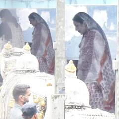 Sidharth Shukla Demise: पंच तत्व में विलीन हुए सिद्धार्थ शुक्ला, यहां देखें उनके अंतिम संस्कार की 10 कलेजा चीर देने वाली दुखद तस्वीरें