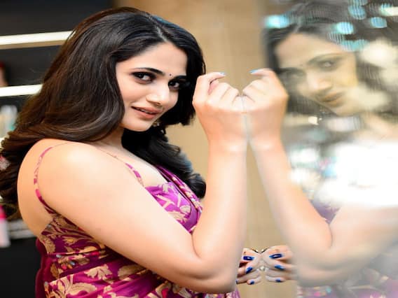Actress Losliya Mariyanesan pics | கண்டாங்கி கண்டாங்கி கட்டி வந்த பொண்ணு - லாஸ்லியா போட்டோ ஆல்பம் Actress Losliya Mariyanesan pics | கண்டாங்கி கண்டாங்கி கட்டி வந்த பொண்ணு - லாஸ்லியா போட்டோ ஆல்பம்