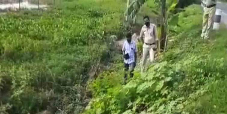 Hooghly Polba decomposed body recovered from a jungle Hooghly:  পোলবায় উদ্ধার কম্বলে মোড়া পচাগলা দেহ, তদন্তে পুলিশ